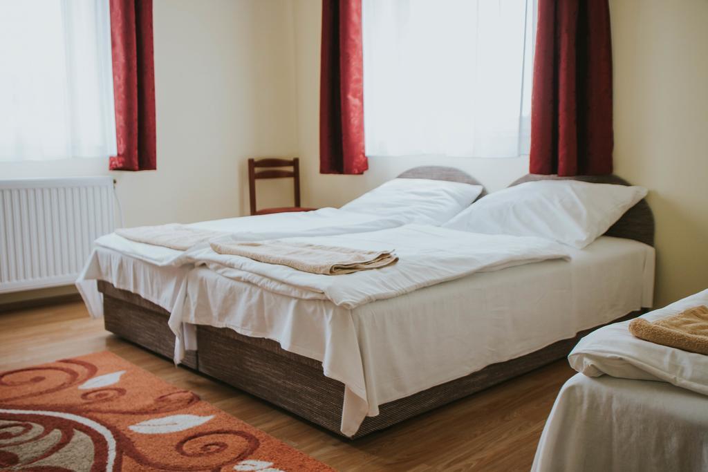 Szep Kert Vendeghaz Hotel Szekszard Luaran gambar